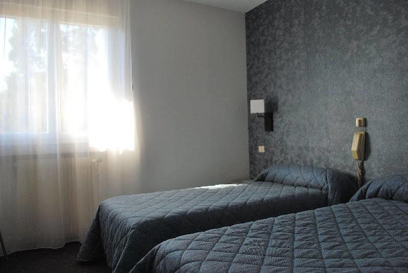 Brit Hotel Cahors - Le France Εξωτερικό φωτογραφία
